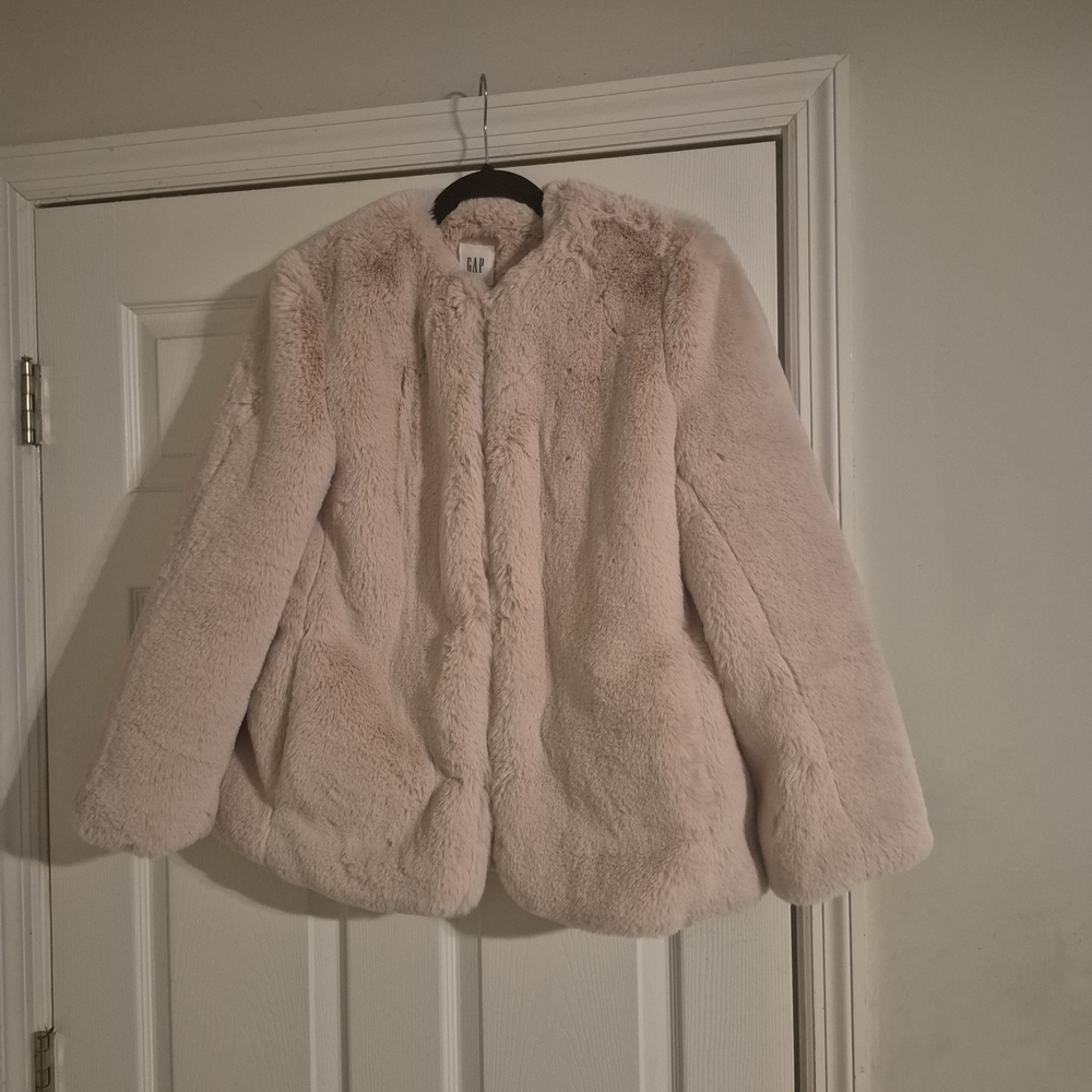 GAP Women's Faux Fur Coat in Light Pink